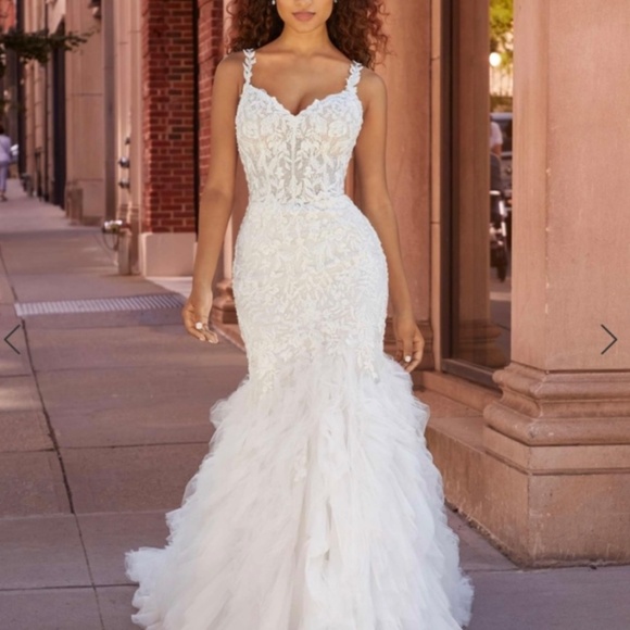 Wedding Dress - Picture 2 of 2